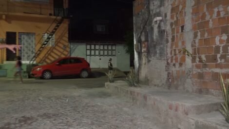 mulher-e-morta-com-tiros-na-cabeca-durante-a-madrugada-em-caucaia,-no-ceara