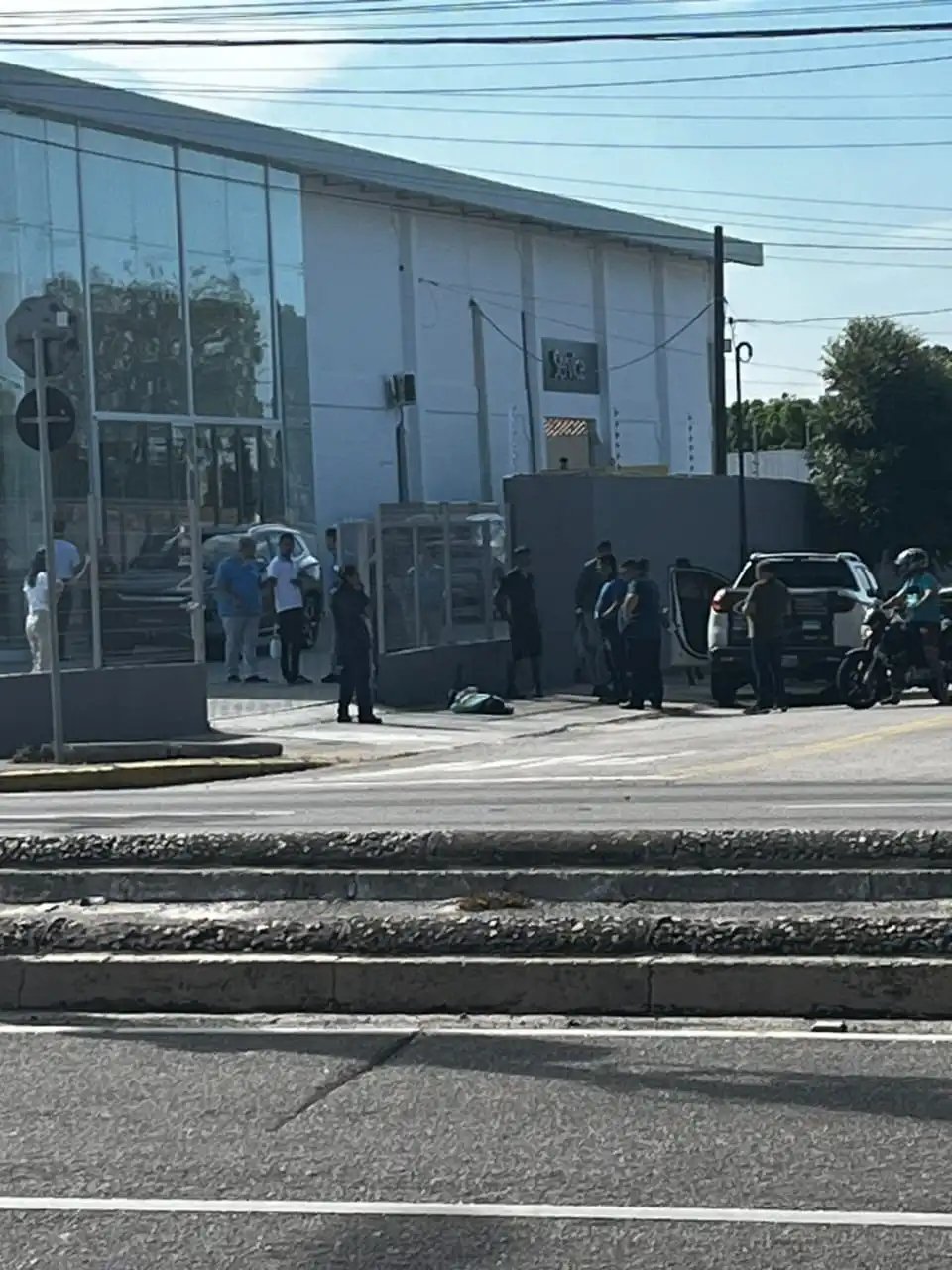 jovem-e-morto-a-tiros-em-calcada-durante-servico-de-manutencao-no-cambeba