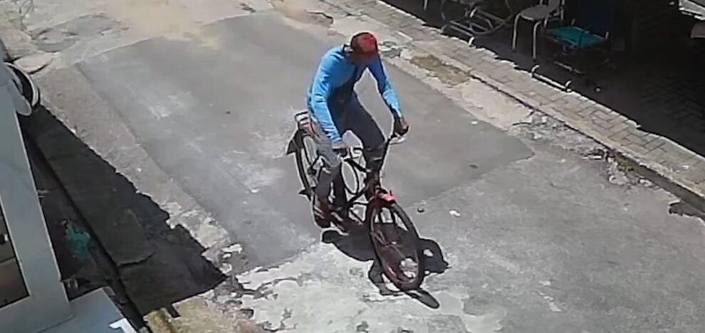 fortaleza:-criminoso-e-flagrado-furtando-bicicleta-de-residencia-enquanto-morador-cochilava