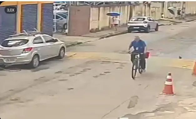 ladrao-com-farda-de-motorista-de-onibus-furta-bicicleta-em-fortaleza