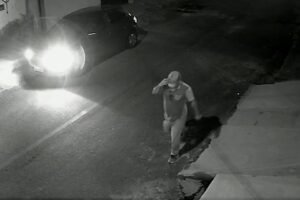 criminoso-e-flagrado-furtando-carro-estacionado-no-conjunto-ceara,-em-fortaleza