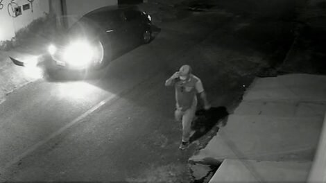criminoso-e-flagrado-furtando-carro-estacionado-no-conjunto-ceara,-em-fortaleza