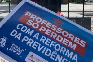 professores-de-caucaia-iniciam-greve-com-ato-na-manha-desta-segunda-feira-(10)