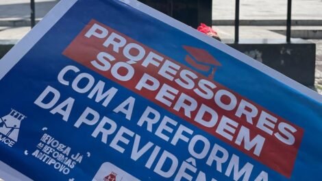 professores-de-caucaia-iniciam-greve-com-ato-na-manha-desta-segunda-feira-(10)