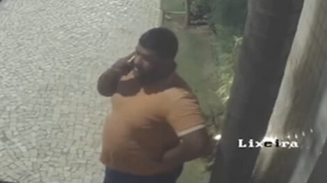 homem-furta-pecas-de-motos-estacionadas-em-frente-a-hotel-na-area-nobre-de-fortaleza