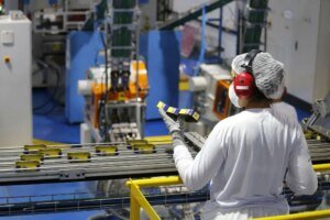 ceara-atrai-mais-de-r$-2,6-bilhoes-em-investimentos-e-gera-5-mil-empregos-em-2025