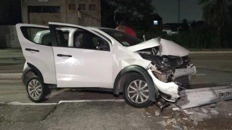 acidente-entre-carro-e-moto-causa-queda-de-dois-postes-em-avenida-de-maracanau/ce