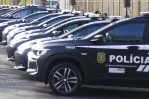 policias-do-ceara-e-do-df-prendem-ao-menos-cinco-suspeitos-de-furto-de-carros-de-luxo