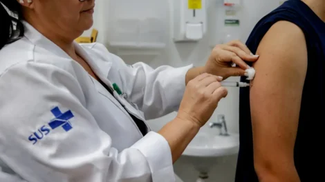 ministerio-da-saude-amplia-idade-para-receber-vacina-contra-a-dengue