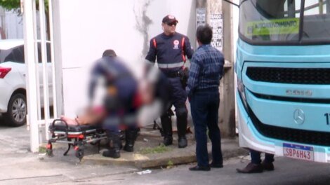 homem-com-sinais-de-embriaguez-e-espancado-em-onibus-apos-assediar-passageiras