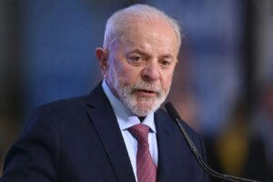 lula-afirma-que-pedido-de-anistia-de-bolsonaro-e-uma-“confissao-de-culpa”