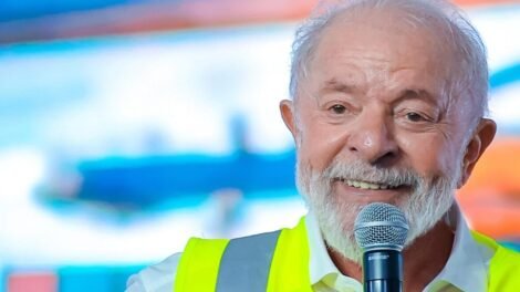 lula-diz-que-quem-quiser-disputar-as-eleicoes-de-2026-vai-ter-que-“enfrenta-lo-na-rua”