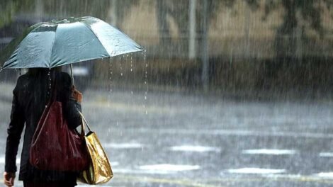 fortaleza-registra-chuva-de-126-milimetros-entre-quinta-(27)-e-sexta-feira-(28),-com-raios-e-trovoes