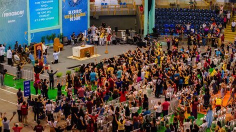 renascer-2025-dedica-dia-de-oracao-pelo-papa-francisco-no-ginasio-paulo-sarasate