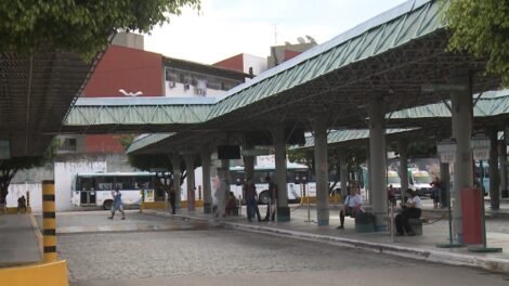 idoso-passa-mal-e-morre-dentro-de-onibus-no-terminal-lagoa,-em-fortaleza