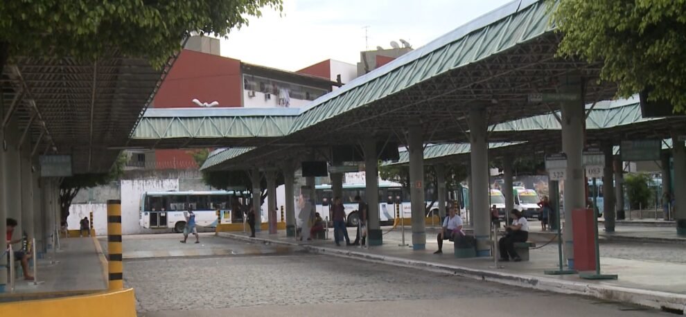 idoso-passa-mal-e-morre-dentro-de-onibus-no-terminal-lagoa,-em-fortaleza