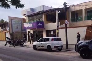 assaltante-rouba-celular-e-moto-de-funcionaria-de-acaiteria-em-fortaleza