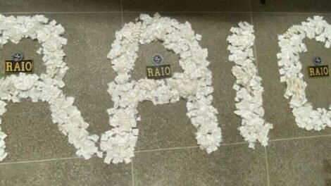 policia-apreende-2.650-papelotes-de-cocaina-dentro-de-micro-ondas-em-onibus-clandestino