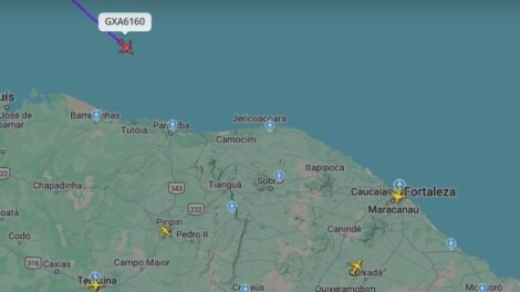 voo-com-135-brasileiros-repatriados-dos-eua-registra-atraso-neste-sabado-(15)