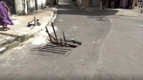 moradores-enfrentam-riscos-e-transtornos-causados-por-bueiros-e-drenagem-em-fortaleza