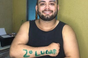 motorista-de-aplicativo-que-trabalha-8h-por-dia-em-corridas-passa-em-medicina-na-uece 