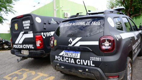 duas-adolescentes-em-moto-morrem-apos-colisao-com-caminhonete-em-mombaca/ce