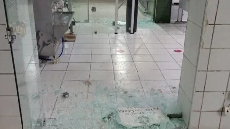 criminosos-tentam-roubar-arma-de-seguranca-em-predio-comercial-e-provocam-tiroteio