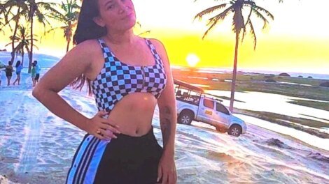 mulher-e-morta-a-tiros-ao-lado-de-igreja-no-centro-de-jijoca-de-jericoacoara,-no-ceara