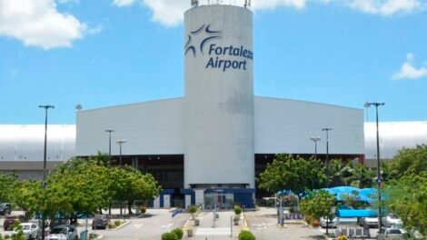 quinto-voo-com-brasileiros-deportados-dos-eua-chega-a-fortaleza-nesta-sexta-feira-(28)