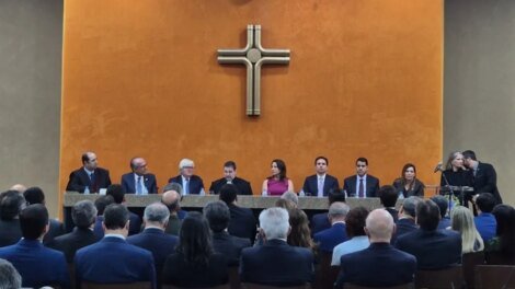 nova-mesa-diretora-do-trf-5-toma-posse-em-recife,-com-presidente-cearense