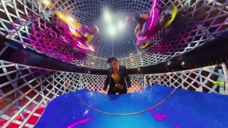 pianista-cearense-paulo-rodrigo-grava-clipe-tocando-dentro-de-globo-da-morte