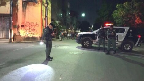 homem-e-morto-a-tiros-apos-comer-em-espetinho-na-cidade-2000,-em-fortaleza