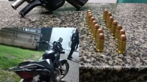 dupla-e-presa-com-moto-roubada-e-tenta-subornar-policiais-com-arma-de-fogo