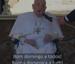 papa-francisco-faz-primeira-aparicao-publica-apos-sair-do-hospital;-video