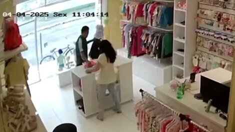 criminoso-com-faca-faz-assalto-a-loja-de-roupas-infantis-apos-fingir-ser-cliente