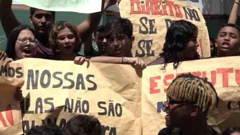 alunos-do-liceu-do-ceara-protestam-por-melhorias-na-estrutura-da-escola