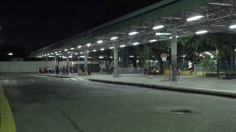 tentativa-de-homicidio-gera-tumulto-em-terminal-de-fortaleza;-cidadao-cai-e-tem-convulsao