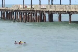 guarda-municipal-resgata-adolescente-arrastada-pela-correnteza-na-praia-de-iracema