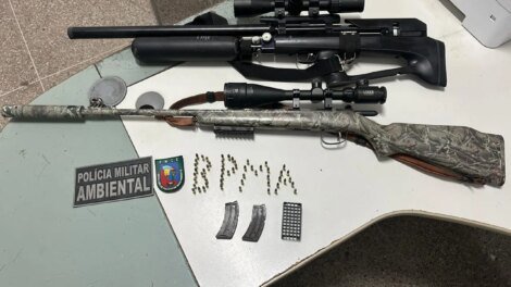 homem-e-flagrado-com-armas-e-apetrechos-de-caca-em-area-de-preservacao