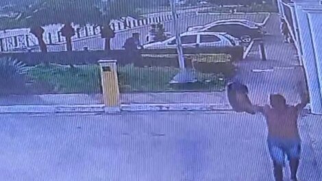 ladroes-sao-flagrados-fazendo-assalto-a-funcionarios-de-fabrica-em-maracanau/ce