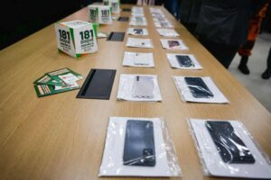 programa-meu-celular:-elmano-entrega-novo-lote-de-aparelhos-recuperados-nesta-terca-(15)