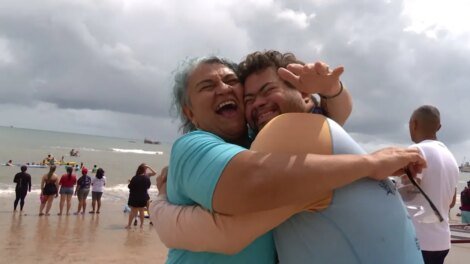 projeto-realiza-atividades-com-criancas-e-adultos-com-sindrome-de-down-no-mar-de-fortaleza