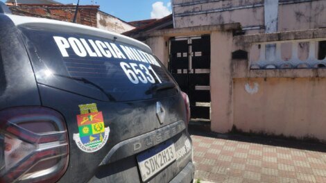 homem-e-encontrado-morto-com-pes-e-maos-amarrados-em-casa-na-parangaba