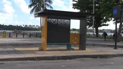 paradas-de-onibus-em-fortaleza-ainda-enfrentam-falta-de-estrutura