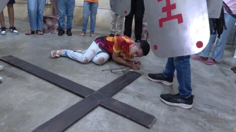 grupo-de-jovens-em-fortaleza-encena-paixao-de-cristo-ha-quase-30-anos