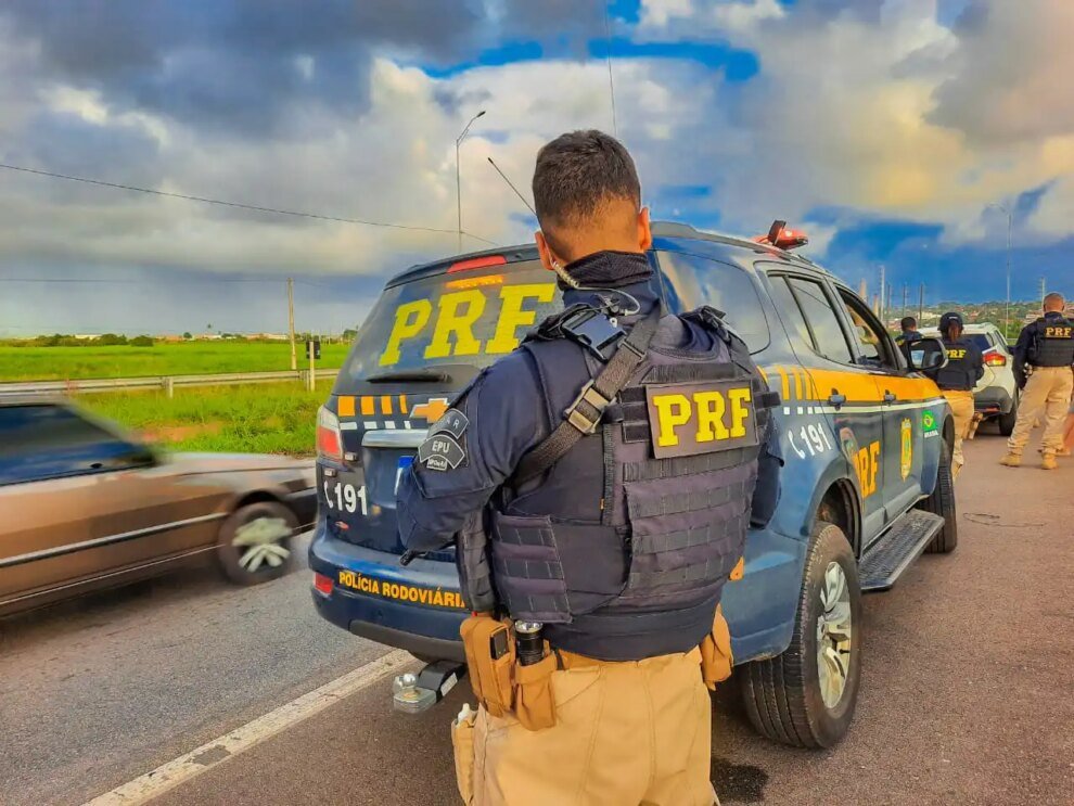 prf-realiza-operacao-mao-unica-na-br-116,-no-feriado-de-tiradentes;-entenda