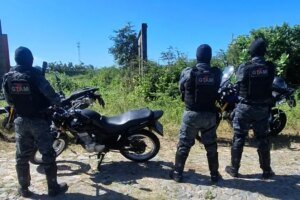 familia-e-feita-refem-durante-lazer-no-rio-pacoti-e-tem-motocicleta-levada-por-assaltante
