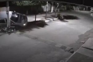 motorista-derruba-poste-e-quase-atinge-imagem-de-nossa-senhora,-em-ararenda-(ce)