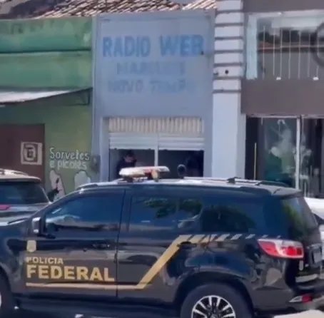 policia-federal-e-anatel-encerram-radio-clandestina-que-atuava-em-massape,-no-ceara