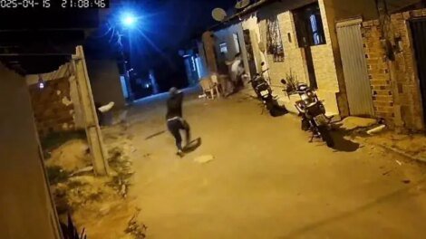 ataque-a-tiros-contra-grupo-de-pessoas-em-calcada-deixa-feridos-em-capistrano-(ce)